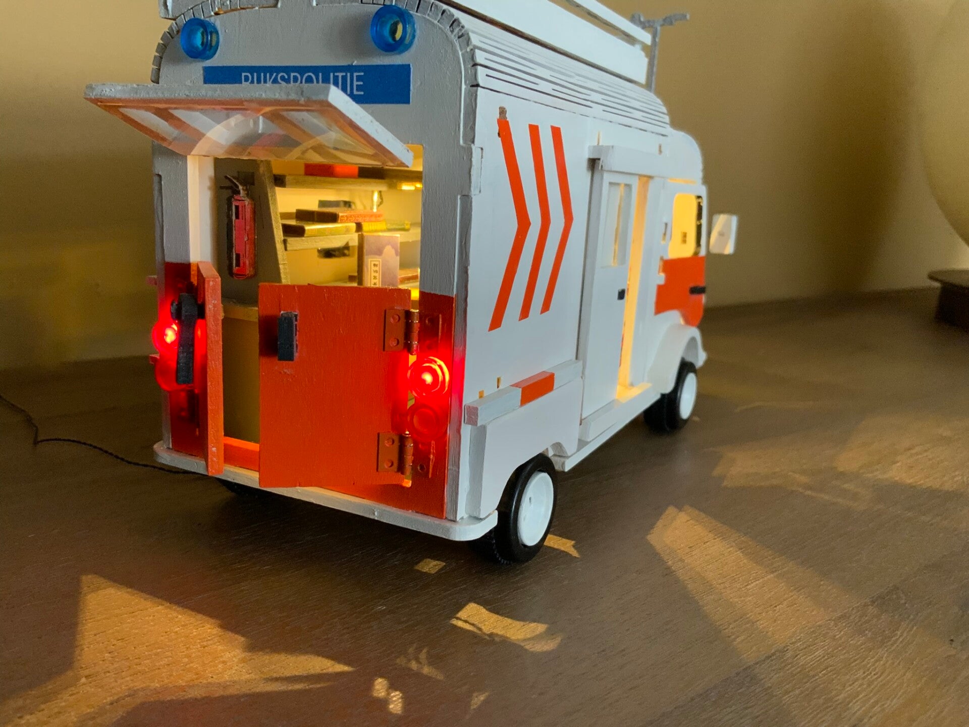 Citroën HY Rijkspolitie – detailafwerking tijdens bouw