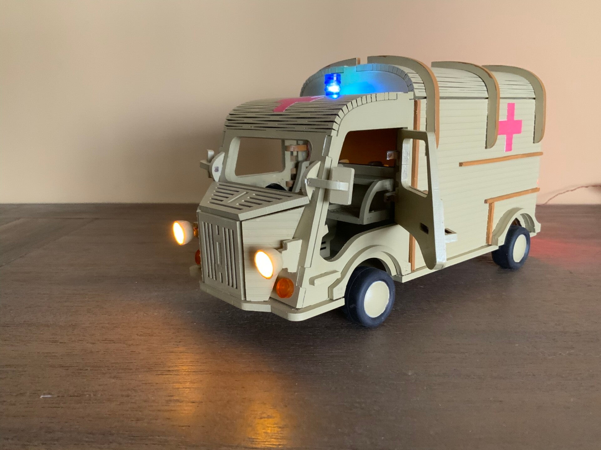 Citroën HY Ambulance model – vooraanzicht