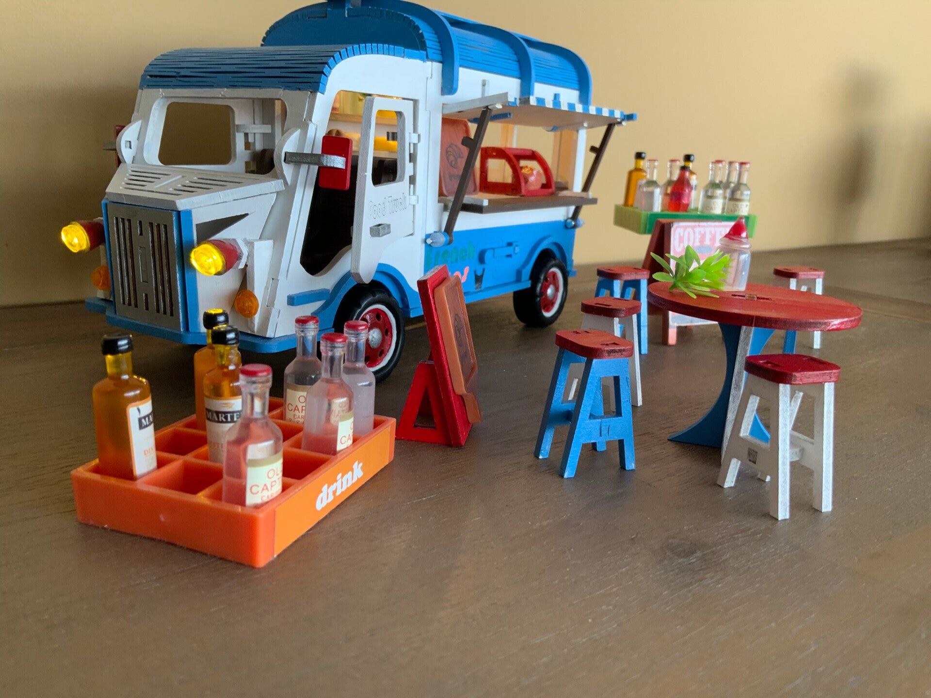 Citroën HY Foodtruck model – vooraanzicht met luifel