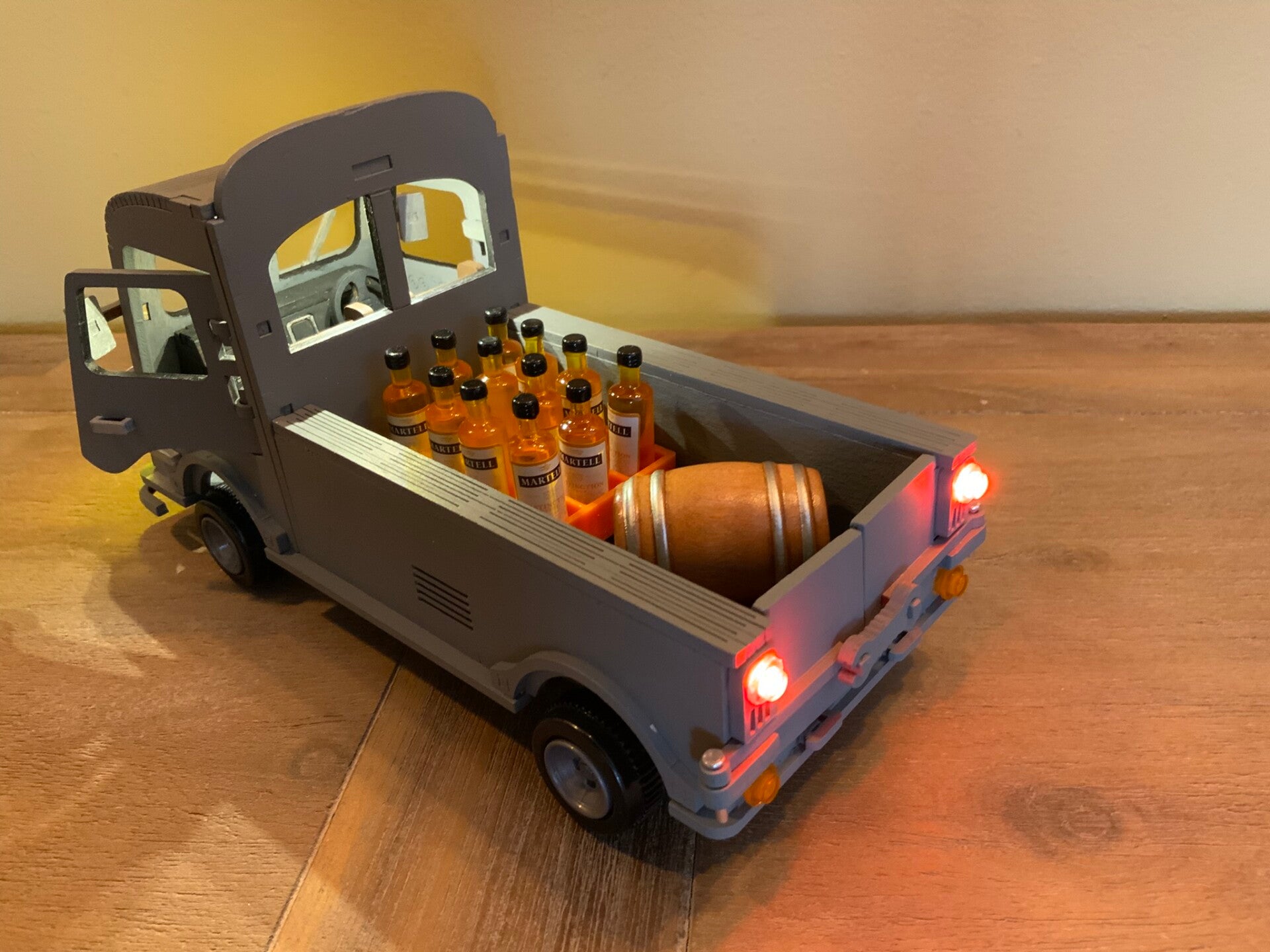 Citroën HY Maker’s Delivery Special – zijaanzicht met open luik