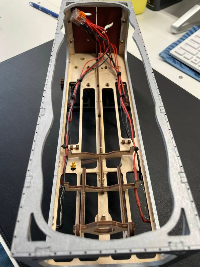 Eerste lichtmodule met bedrading voor Havy Boy truckmodel.