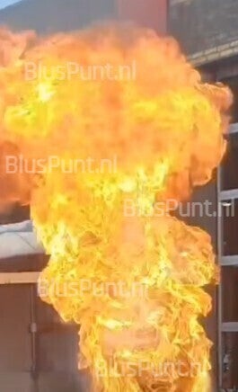 vetbrand-met-water-blussen