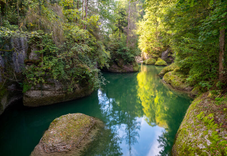 idyllische-schlucht-standard-qy8qid.jpg