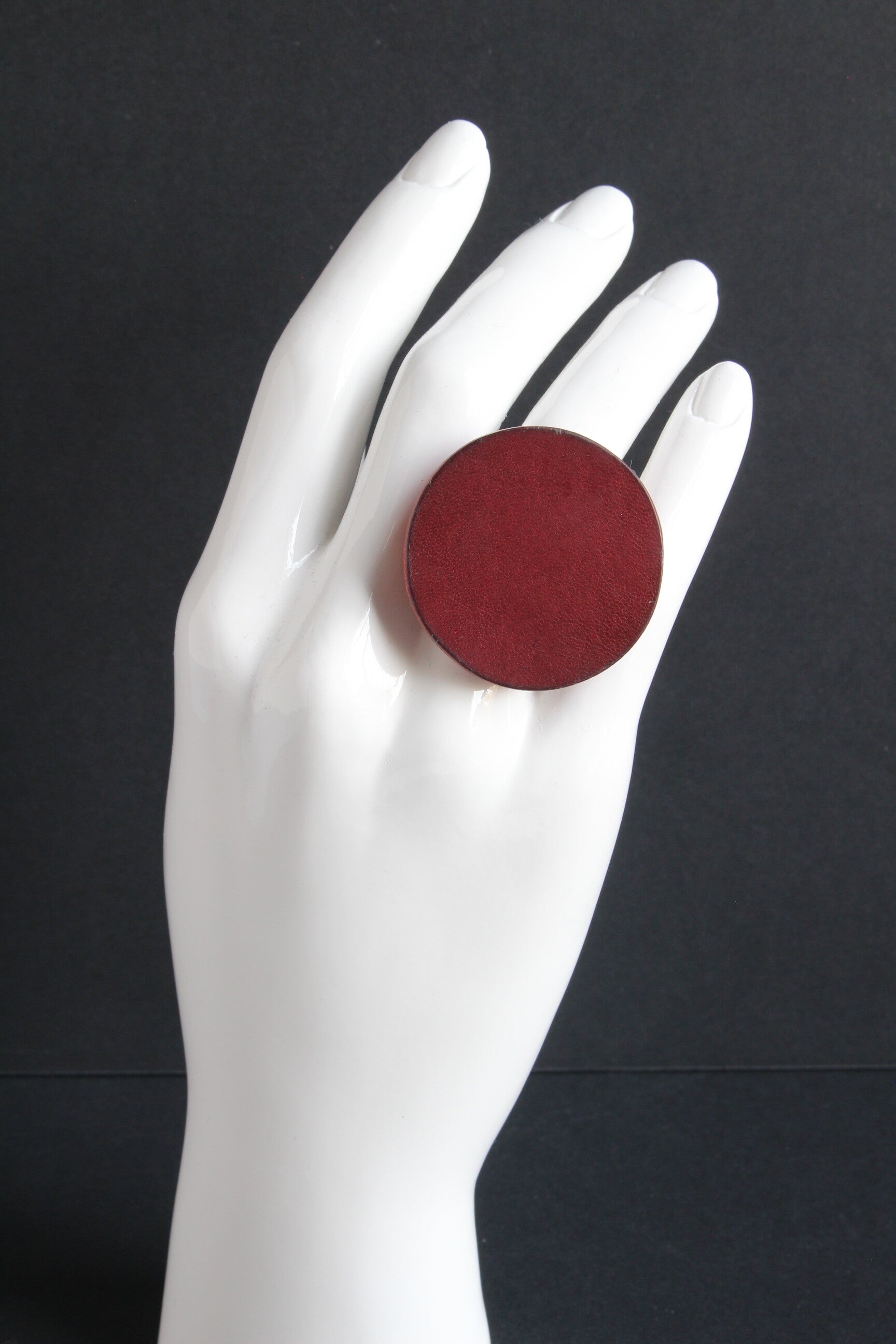 Ring leer en acrylaat donkerrood R22-33