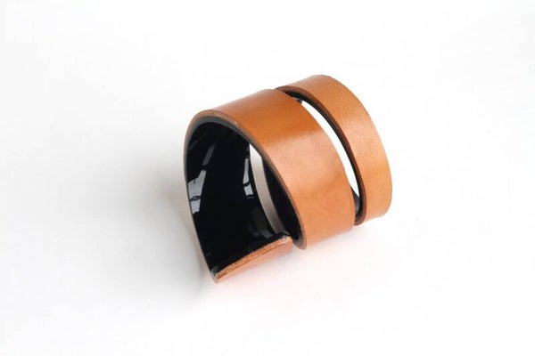 Armband acrylaat en leer A20-13