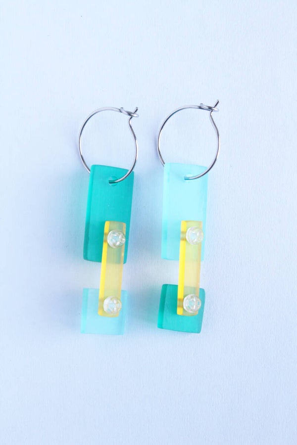 VERKOCHT Oorbellen acrylaat O20-37