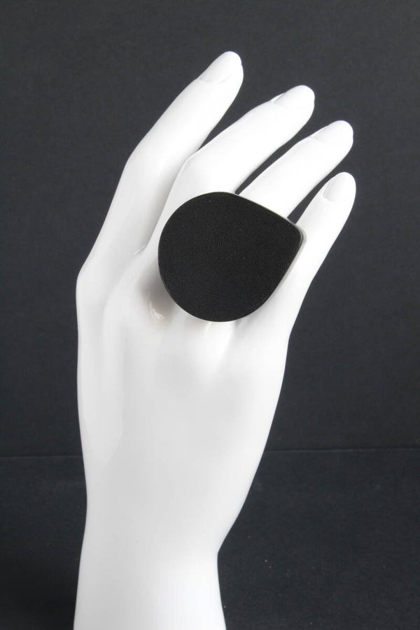 Ring leer en acrylaat zwart R21-6