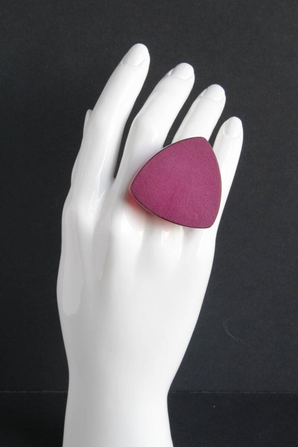 Ring leer en acrylaat roze R21-27