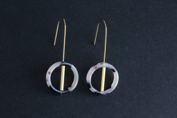 Oorbellen acrylaat en messing O21-13