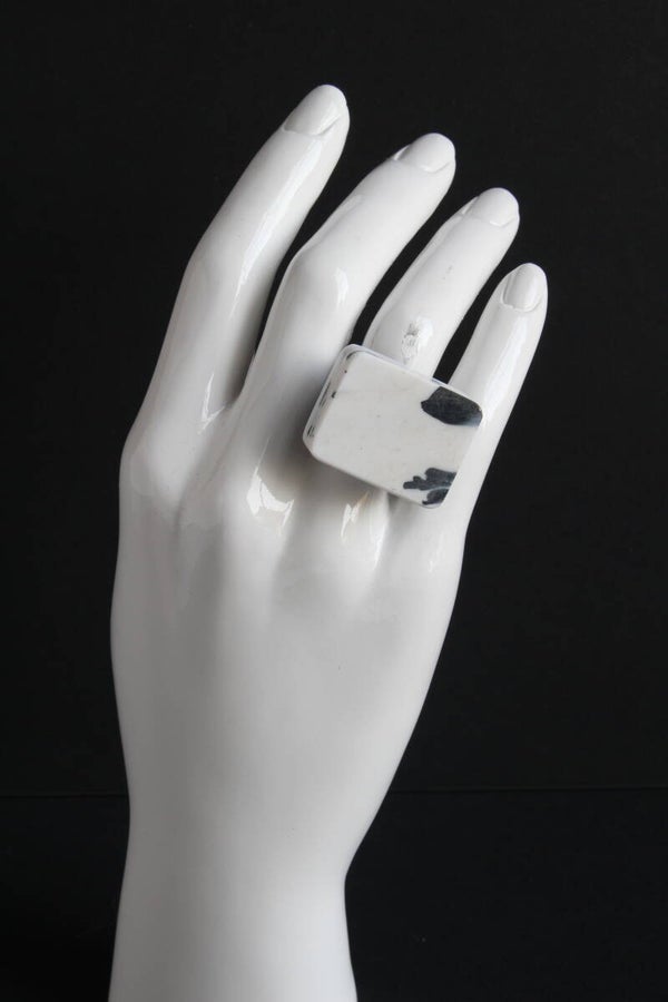 VERKOCHT Ring gerecycled acrylaat R22-52