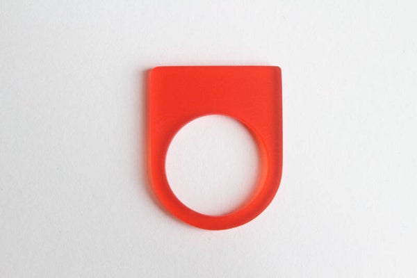 Ring rood acrylaat R23-35