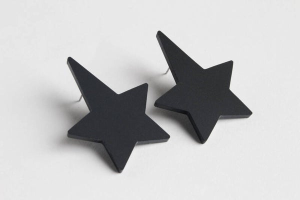 Oorbellen mat zwart acrylaat O23-45