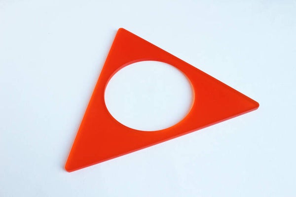 Armband driehoek oranje acrylaat A24-4