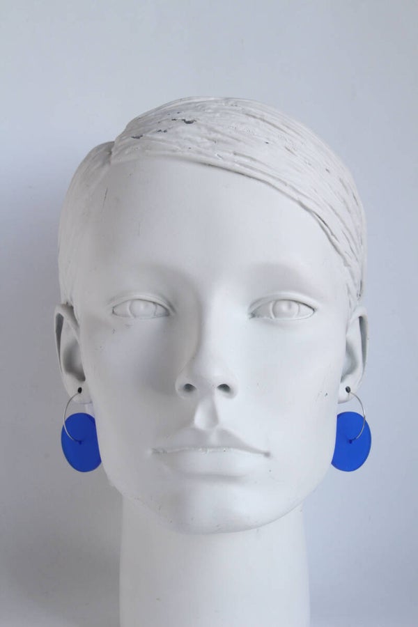 Oorbellen mat blauw acrylaat O24-3