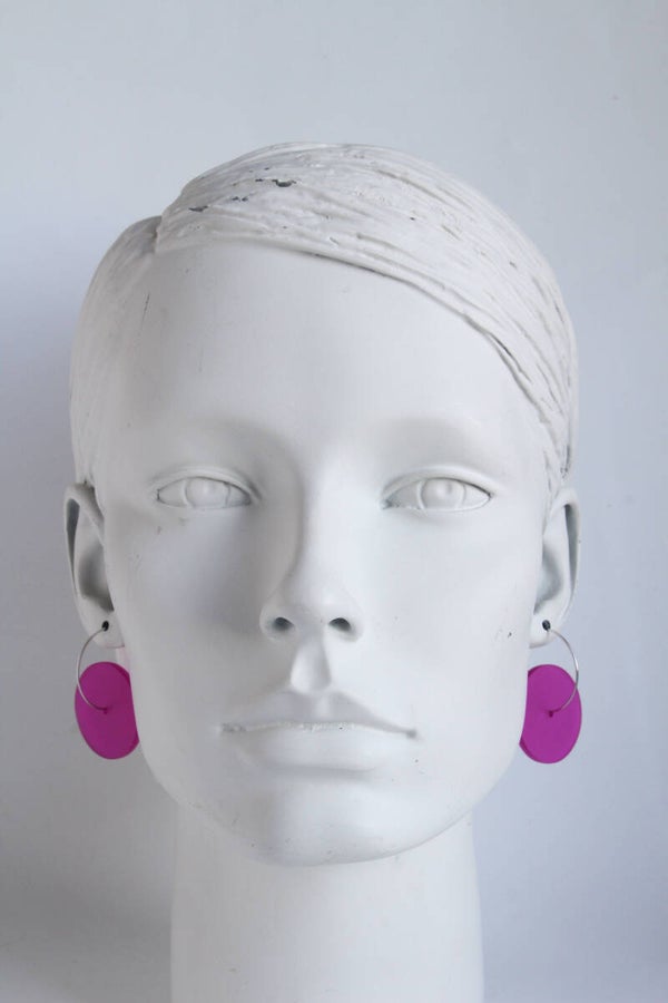 Oorbellen mat cyclaam acrylaat O24-13