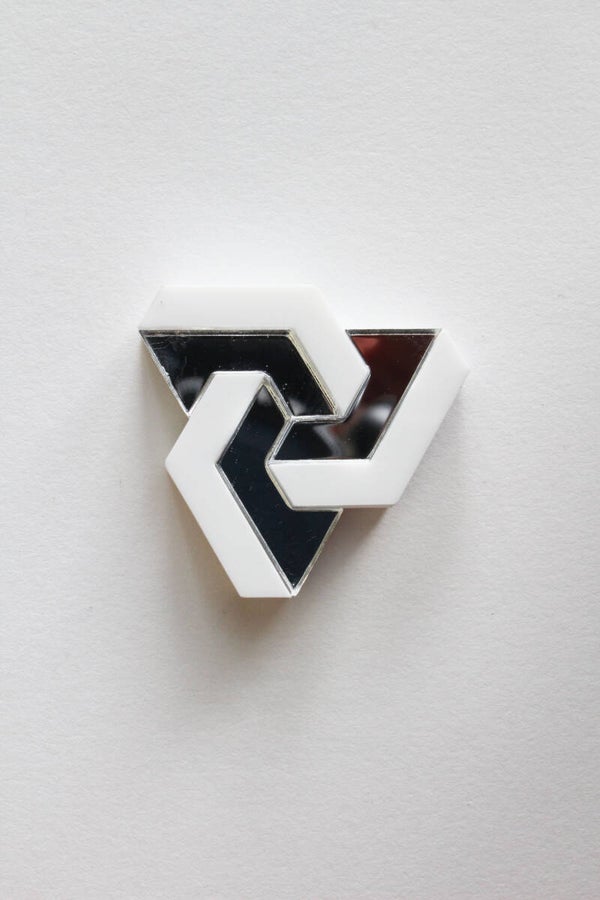 Broche Schuivende figuur B25-3