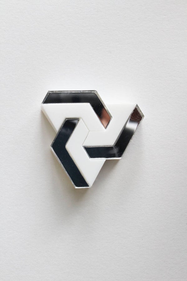 Broche Schuivende figuur B23-4
