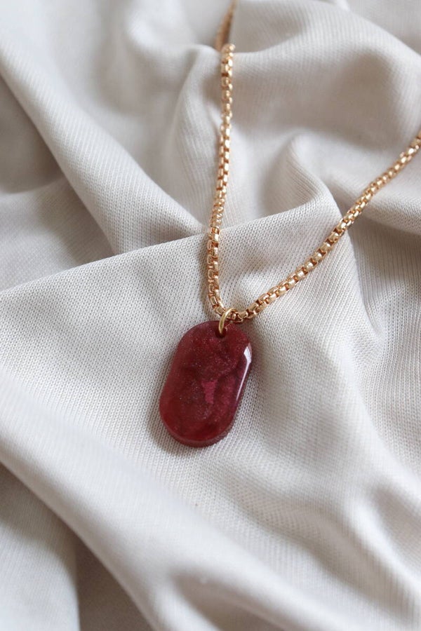 Collier “Rouge Élégance”