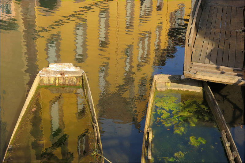 Annahme: Anna Gotthardt- Boote am Fluss, Deutschland