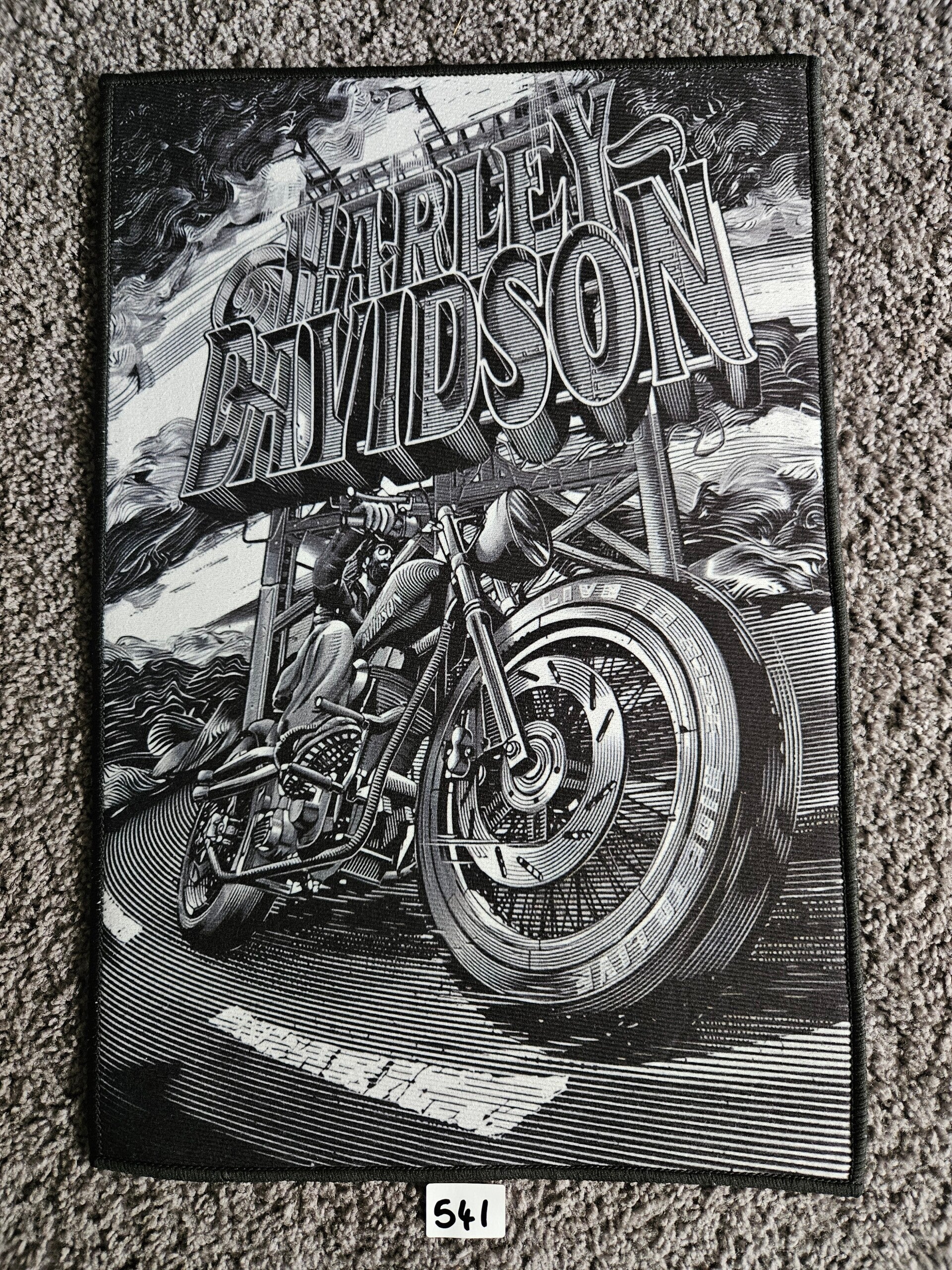 Mat 541 - Harley Davidson Black n White