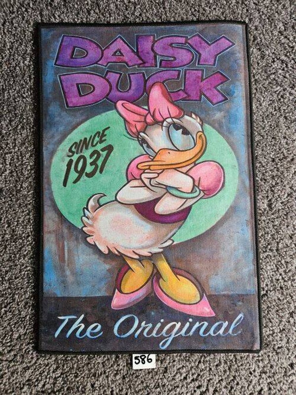 Mat 586 - Daisy Duck