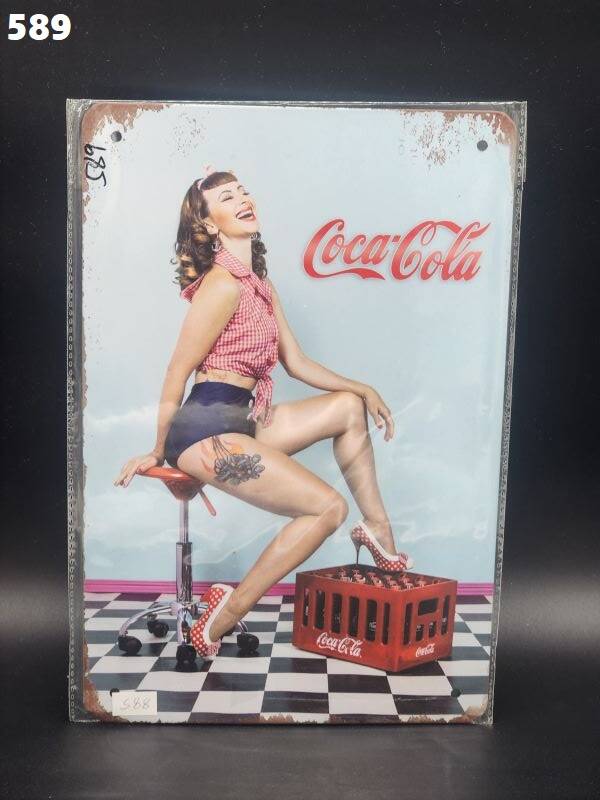 Tin Sign 589 - Coca-Cola Vintage Pin-Up Pose