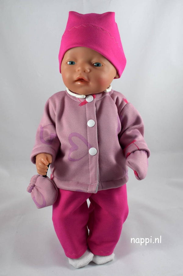 43562 Vest, muts, broek en wantjes hartjes oudroze