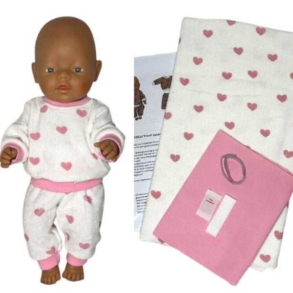 6420 Naaipakket pyjama, wit met roze hartjes