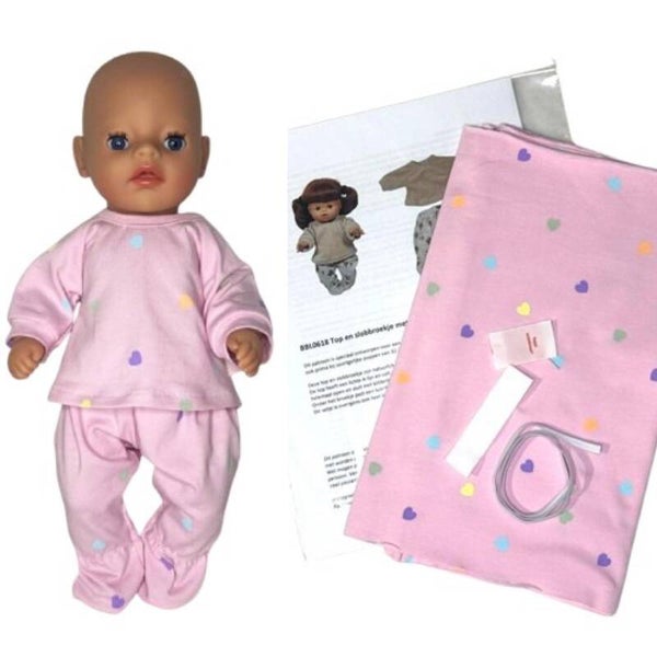 8519 Naaipakket pyjama, roze met hartjes