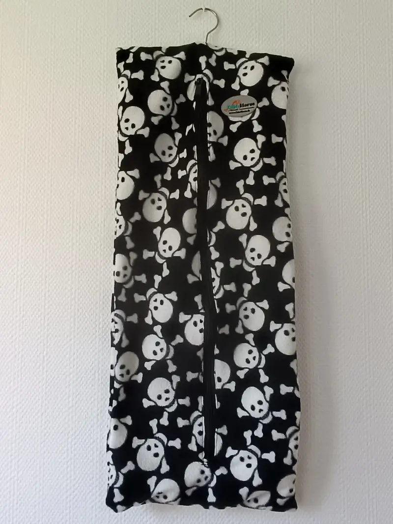 Trensentasche Fleece Totenköpfe