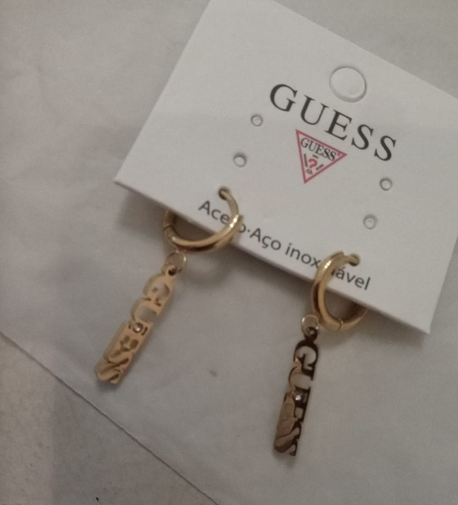 Pendientes guess dorado