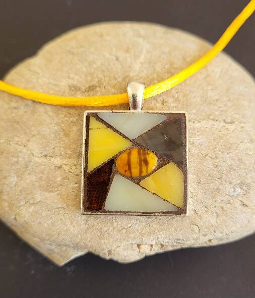Bijou pendentif mosaique Mousse