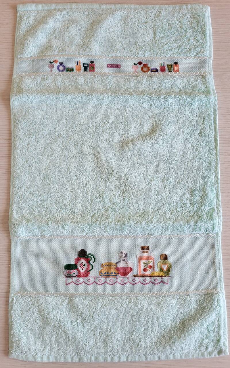 Serviette invité broderie Les flacons