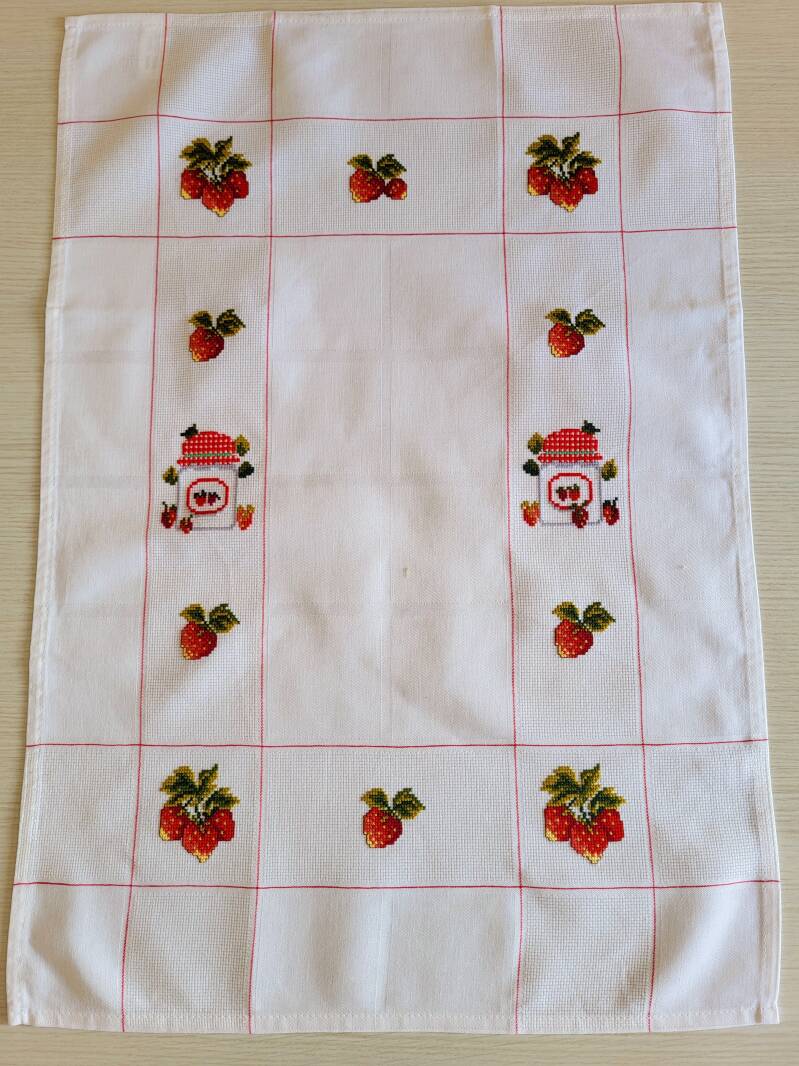 Torchon broderie  Confitures de fraises
