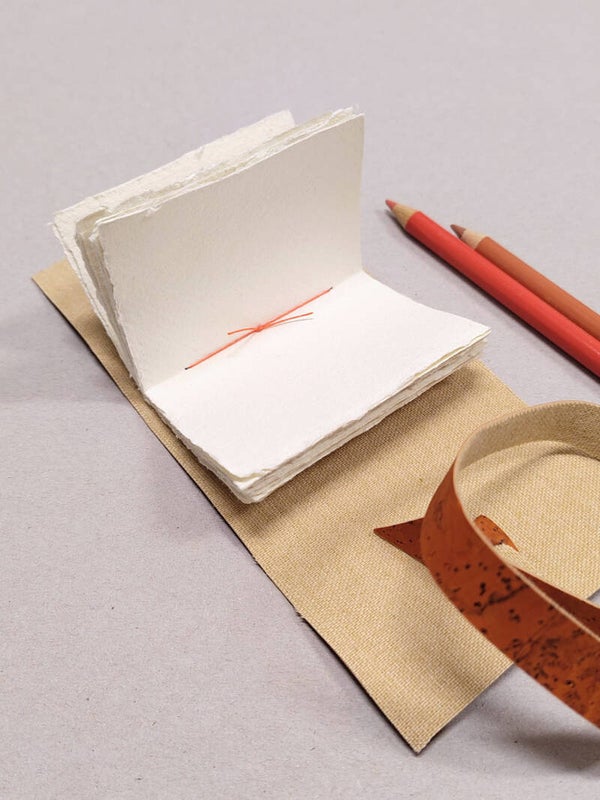 Lief klein boekje - handgeschept papier - oranje rood kurk