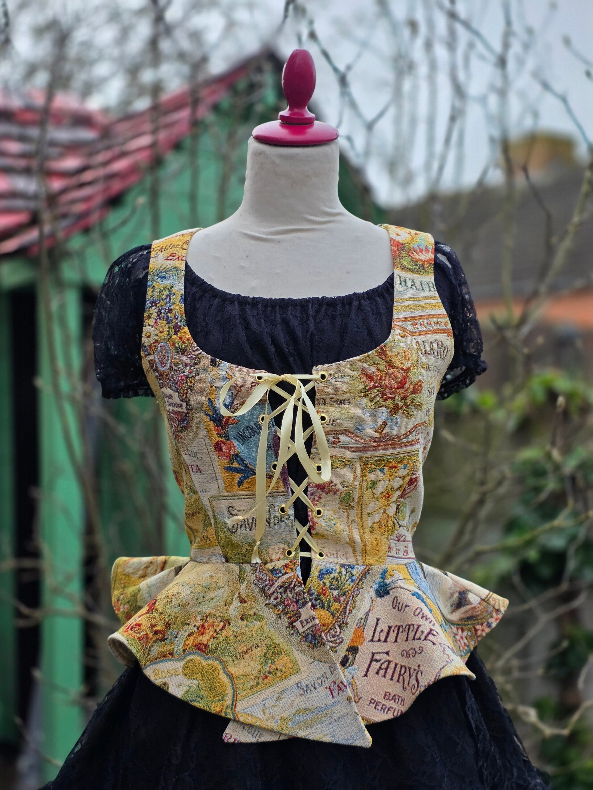 Corset met peplum met Franse print maat S