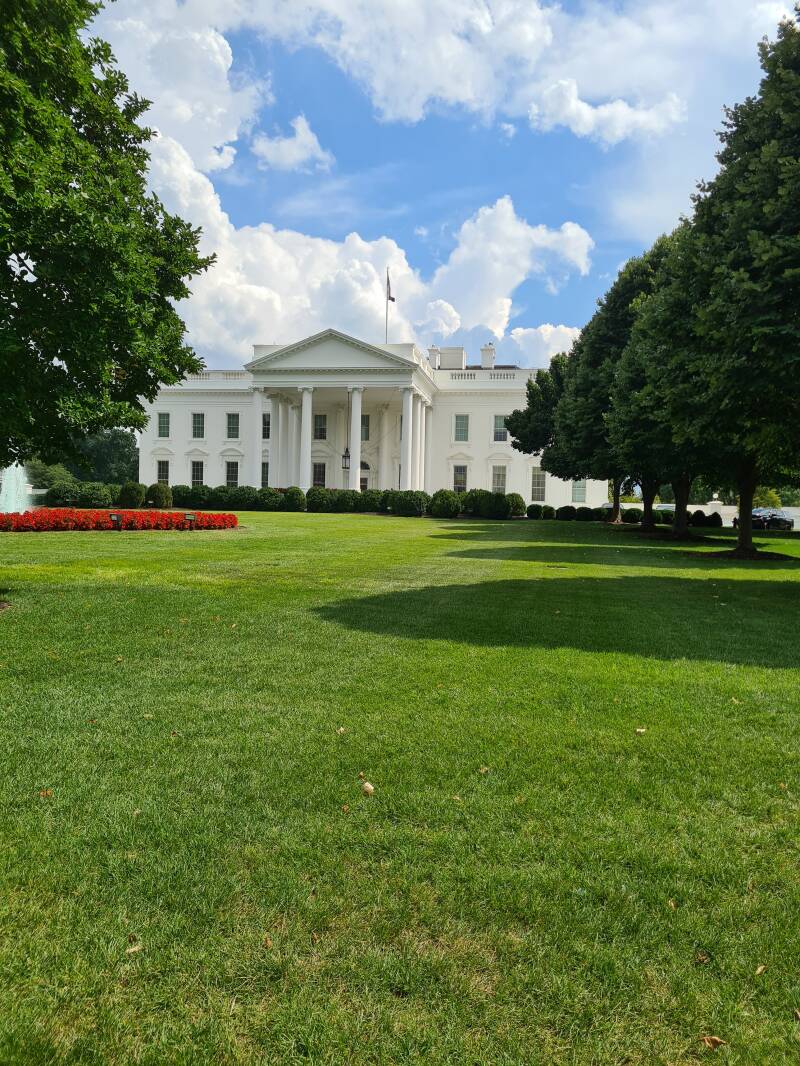 White House (M)