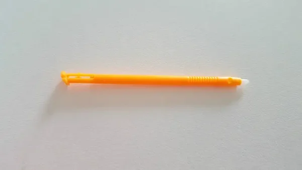 1 stylet Orange Fluo (SubSonic)Nintendo New 3DS (NON Compatible avec 3DS) Neuf