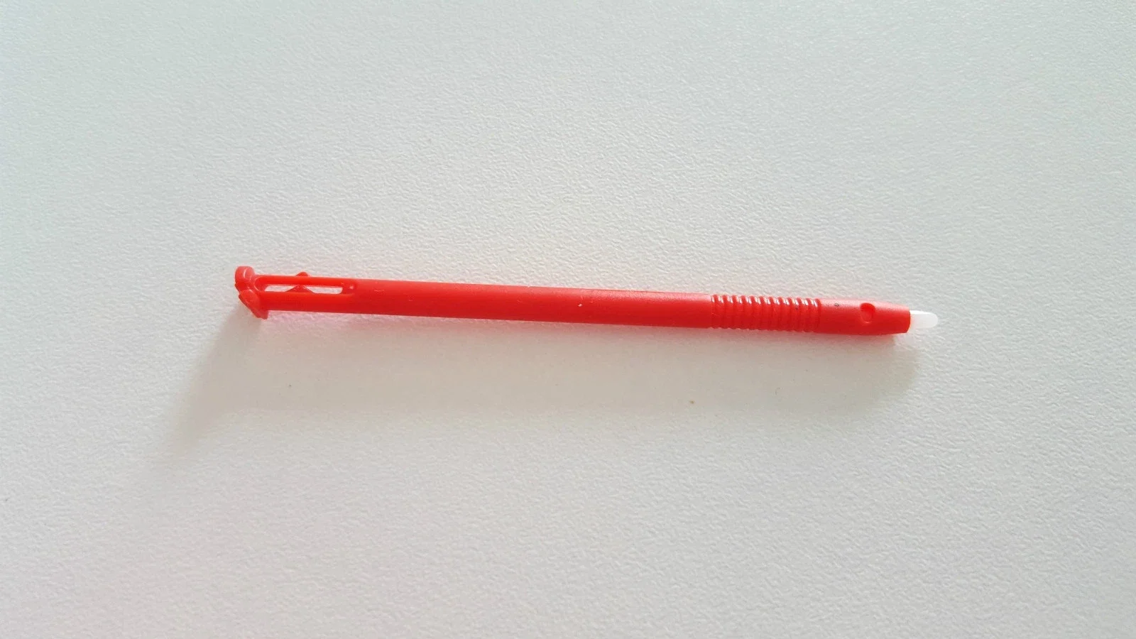 1 stylet couleur (SubSonic) Rouge Nintendo New 3DS (NON Compatible 3DS)Neuf