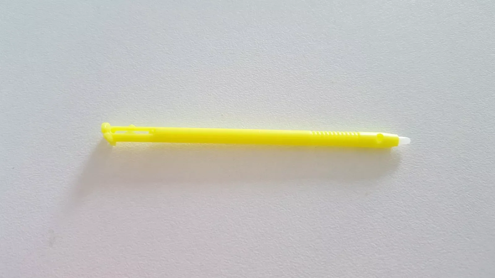 1 stylet Jaune Fluo(SubSonic) Nintendo New 3DS (NON Compatible avec 3DS) Neuf