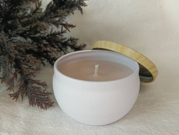 Witte potjes met houten deksel