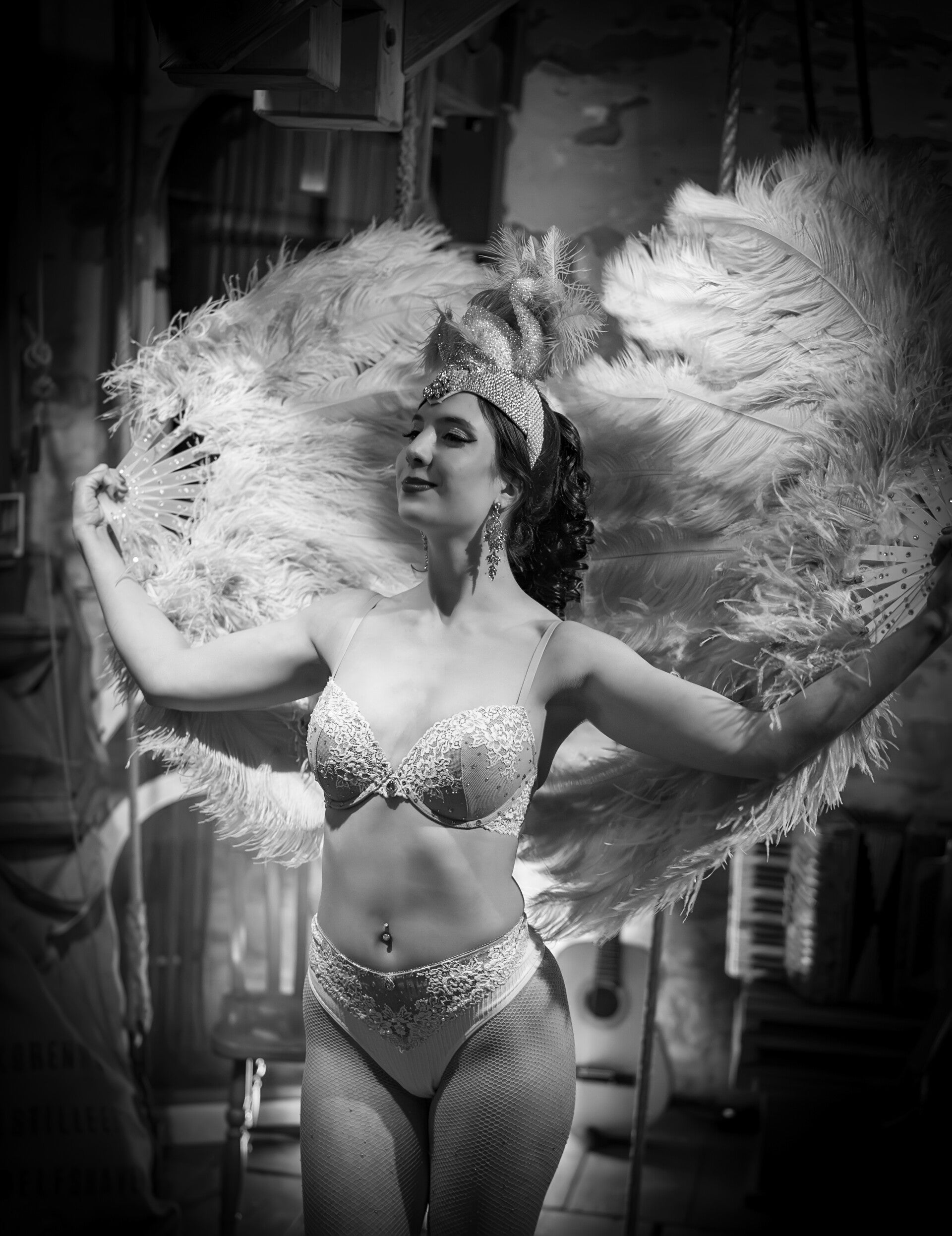 Julie Jewelicious Burlesque Hostess