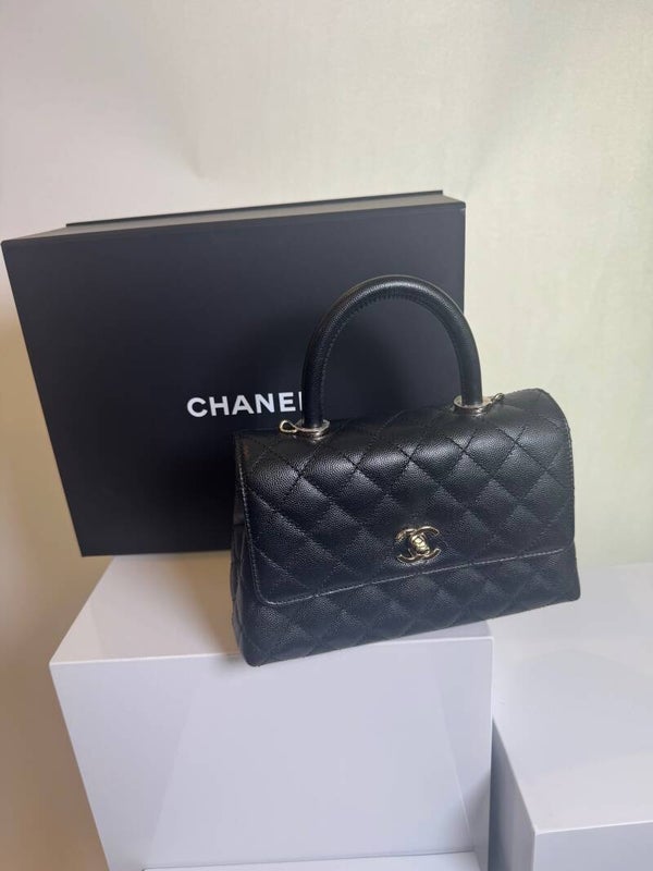 Chanel Caviar Quilted Handbag in Black