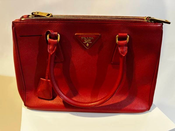 ✨ Prada Red Saffiano Leather Shoulder Bag – Like New ✨