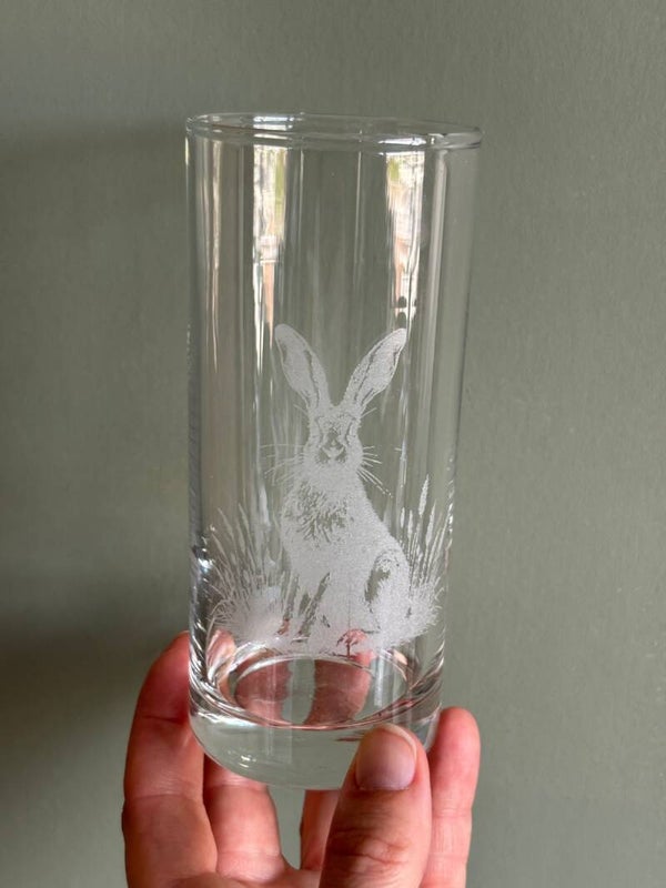 Drinkglas met gegraveerde afbeelding