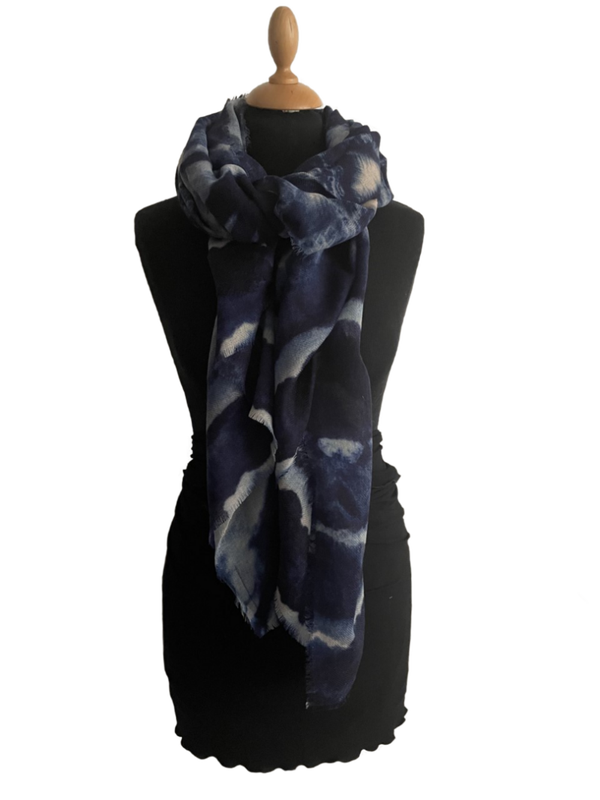 HIGHFIELD SHAWL DESSIN “SHADED BLUE” WOL 90 X 190CM – NAVY/JEANS