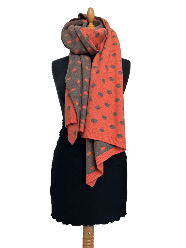 HIGHFIELD SHAWL GEBREID “DOTS” ORANGE/TAUPE, 60 X 190CM
