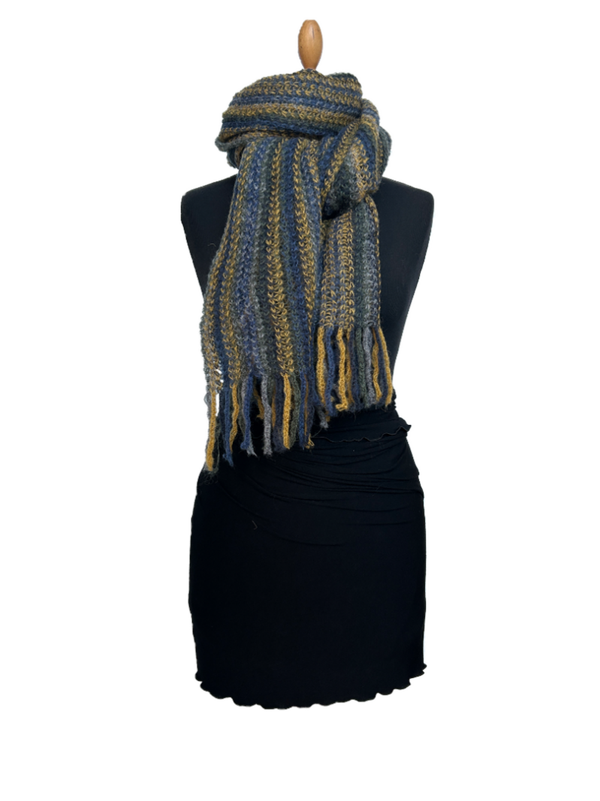 HIGHFIELD SHAWL GROF GEBREID MADE IN ITALY KLEUR GROEN/GEMENGD CA. 50 X 200CM