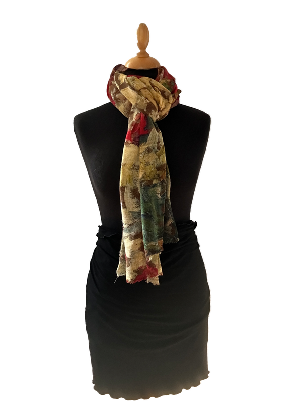 HIGHFIELD SHAWL DESSIN “FANCY FLOWER” 100% MERINO WOL, 70CM X 180CM. KLEUR GOUD/GROEN/ROOD