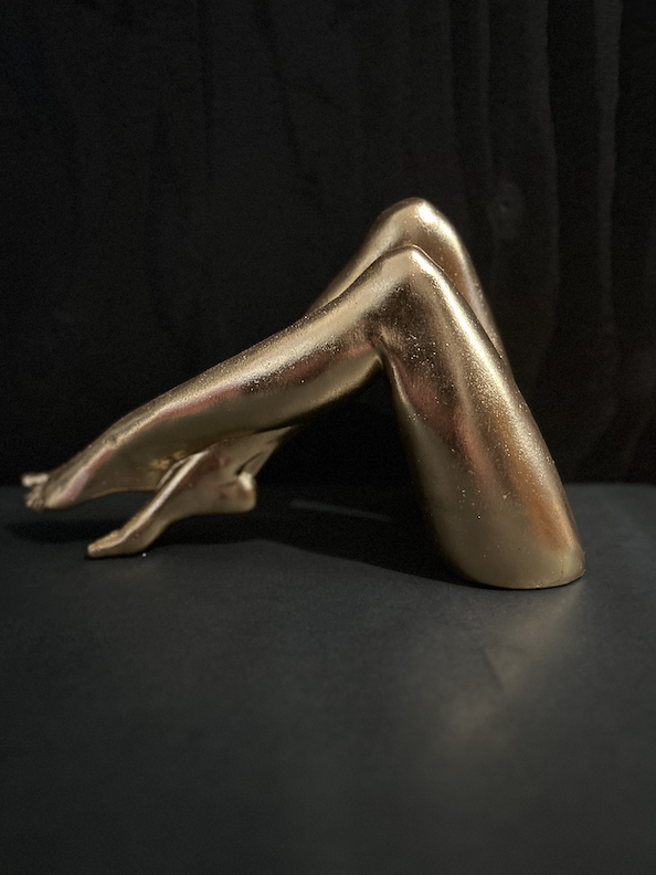 Golden legs Ornament 16x13x26cm (HxBxL) (91)